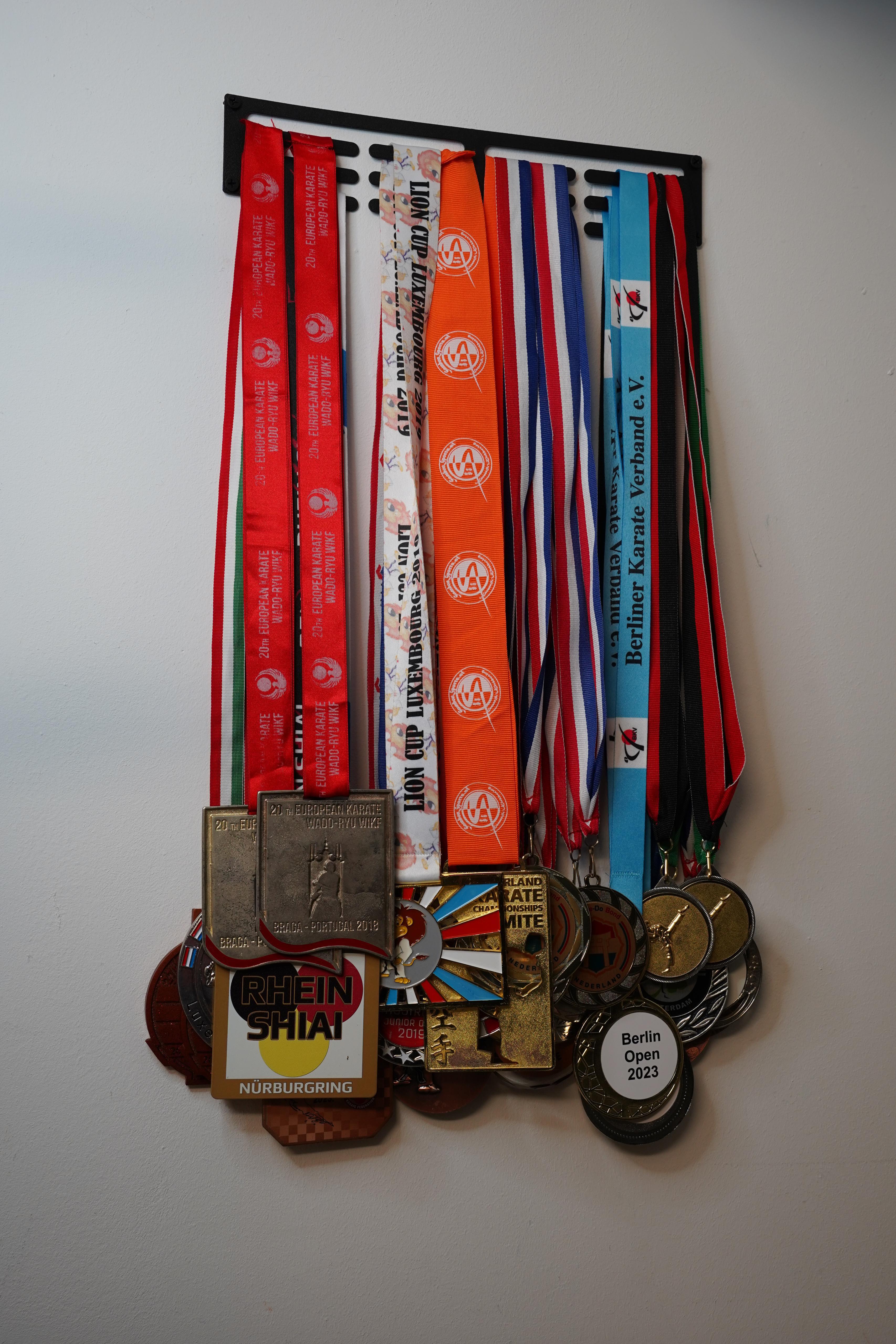 Elite Medal Rack